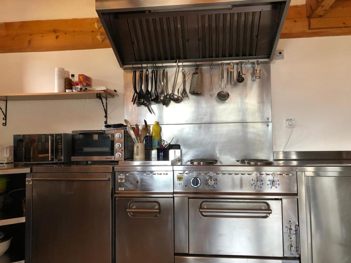 Central Hostel Châtel Kültér fotó