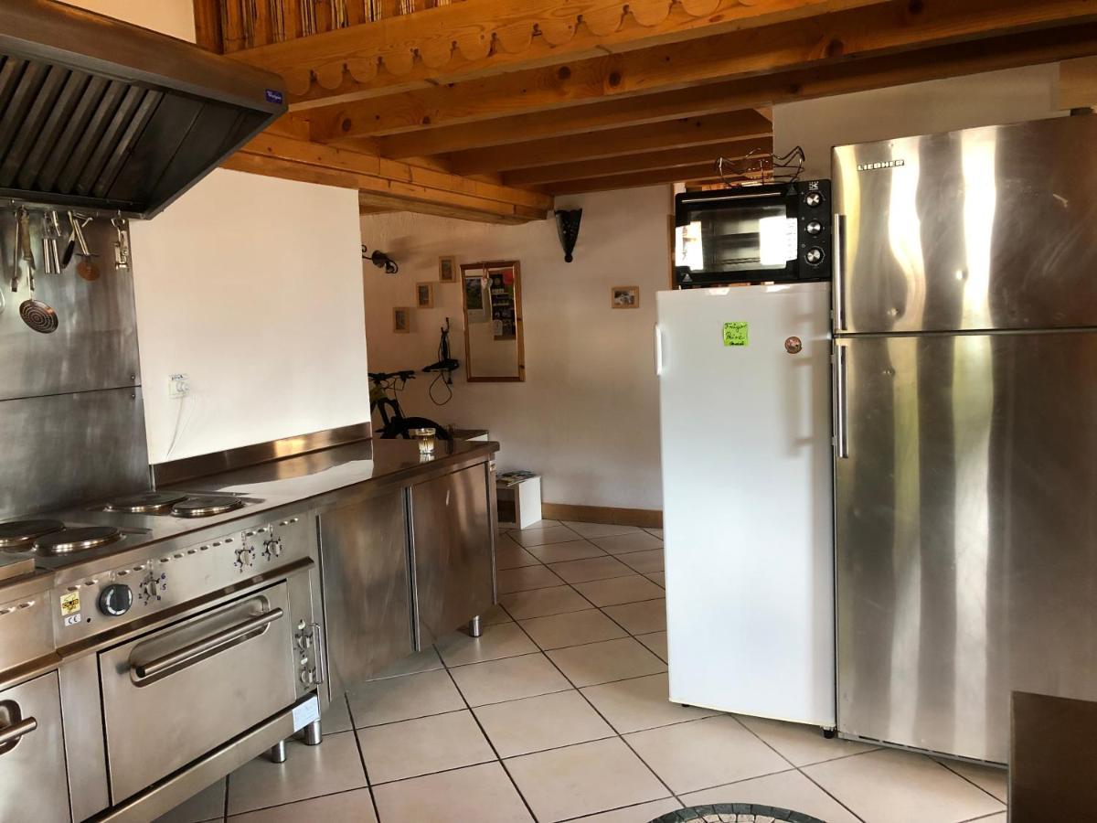 Central Hostel Châtel Kültér fotó