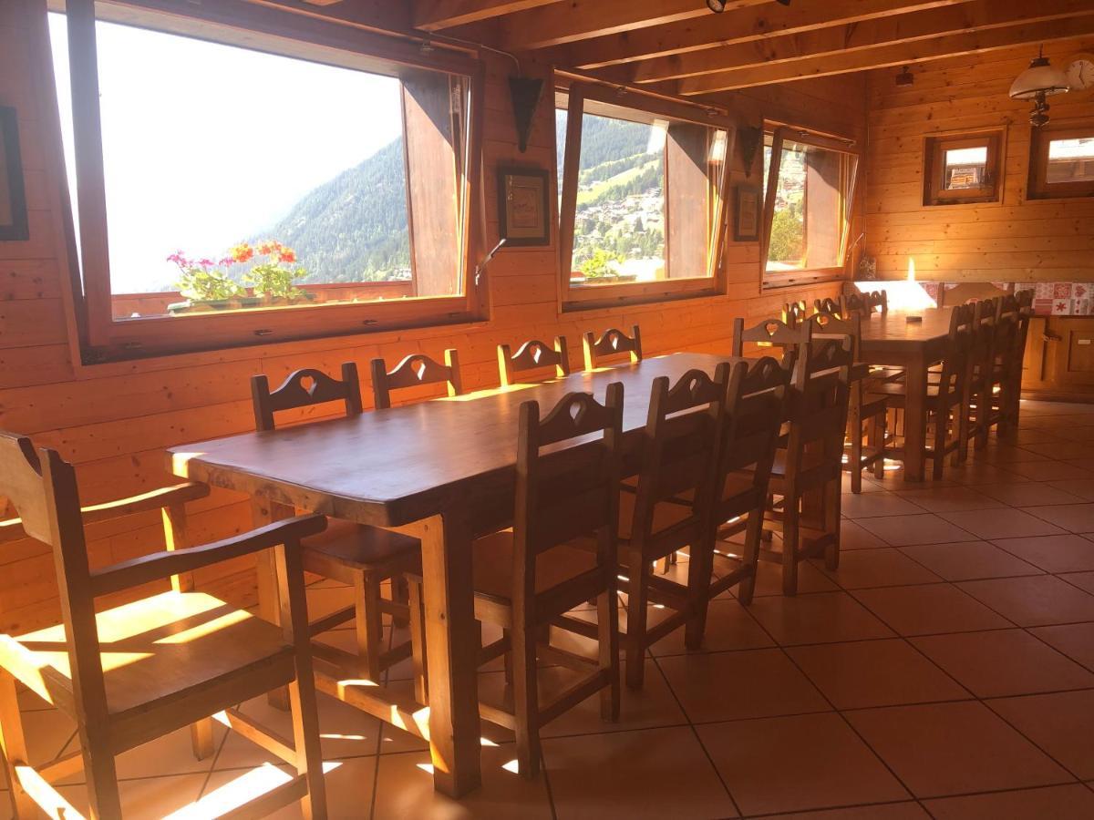 Central Hostel Châtel Kültér fotó