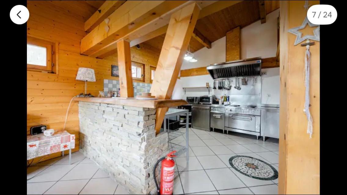 Central Hostel Châtel Kültér fotó
