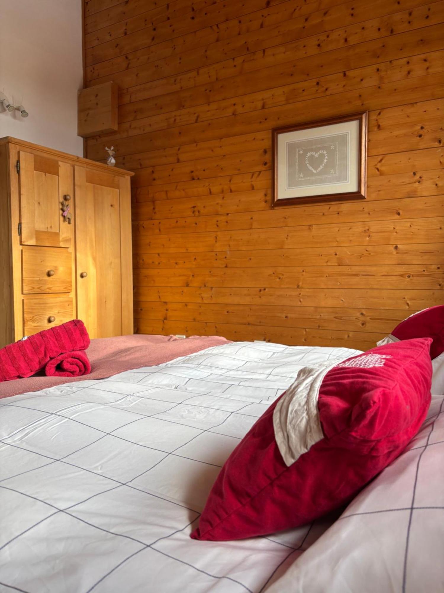 Central Hostel Châtel Kültér fotó
