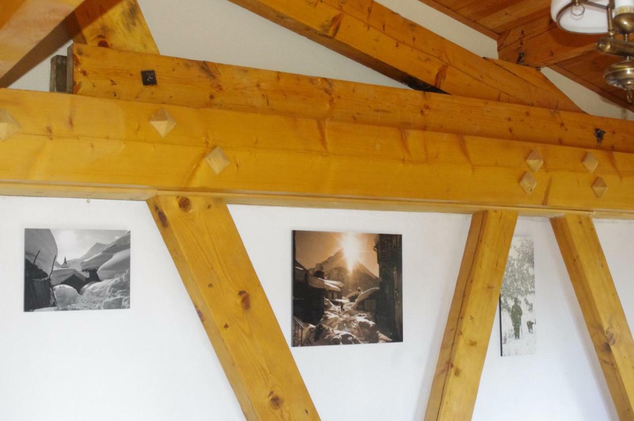 Central Hostel Châtel Kültér fotó