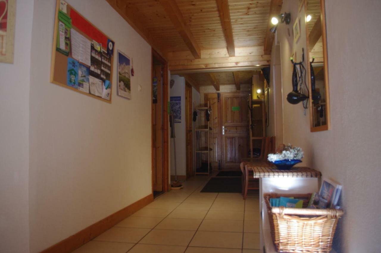 Central Hostel Châtel Kültér fotó